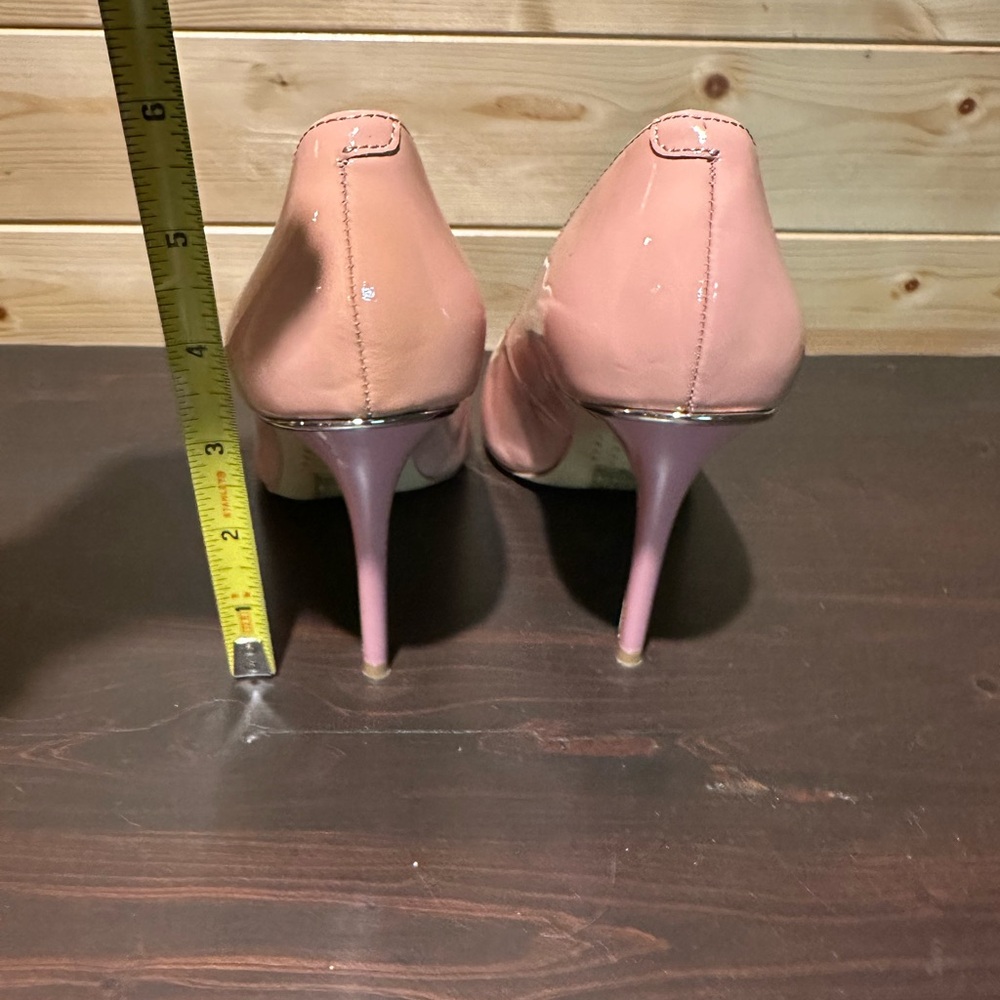 Brand NWOT White House Black Market pink patent leather pumps size 6 - Picture 3 of 6